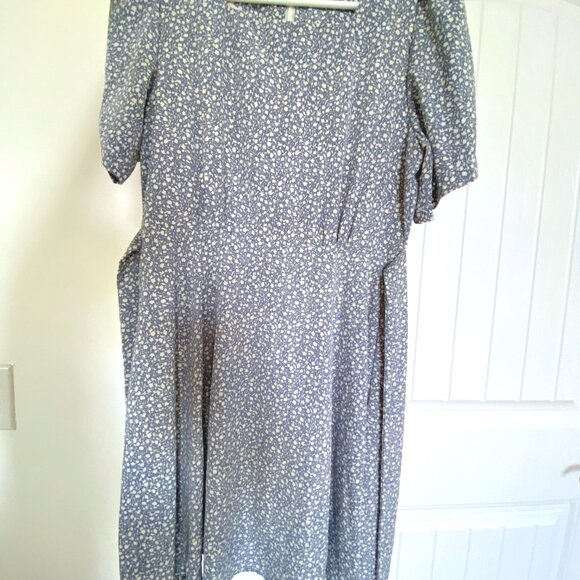 Floral Knee-length A-line Dress w/ Bow - Picture 2 of 7